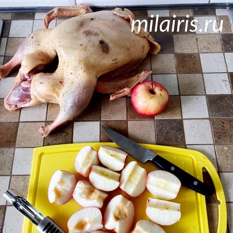 Утка с яблоками в духовке пошаговый рецепт с фото