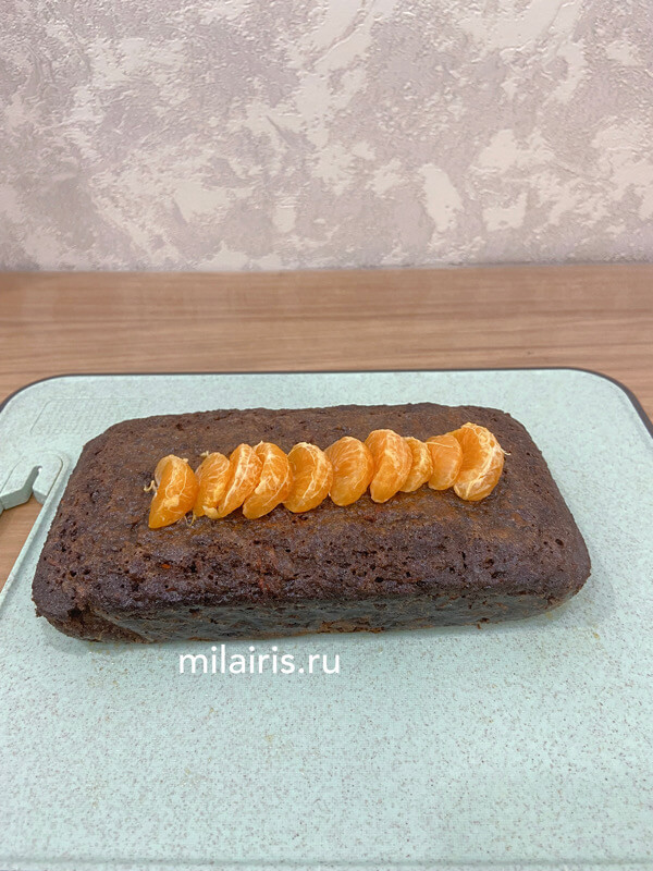 Морковный пирог с корицей и изюмом